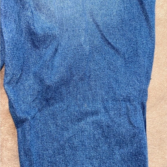 CURVY ULTRA HIGH-RISE MOM JEAN
HOLLISTER VINTAGE STRETCH - Picture 4 of 4